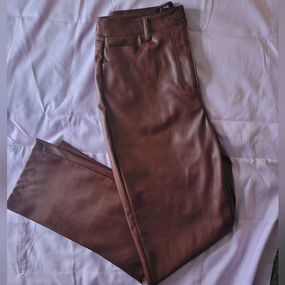 NWOT Faux Leather High Waist Straight Leg Pants Ardene - Picture 2 of 4